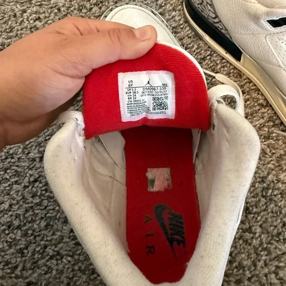 Air Jordan 3 Retro GS ‘White Cement Reimagined’ 7.5 W - Picture 6 of 8